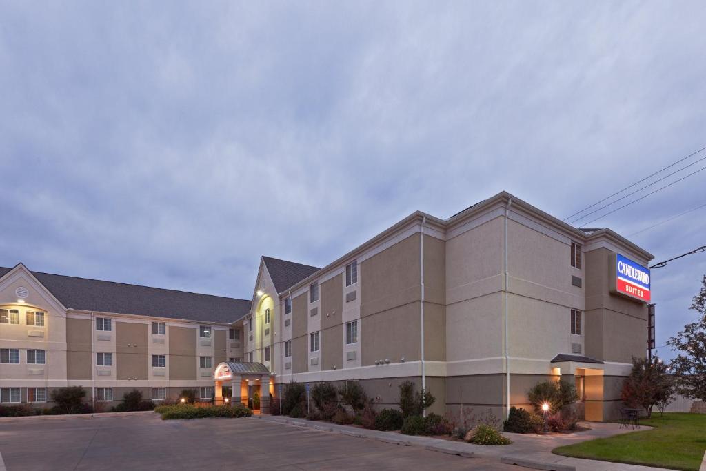 Candlewood Suites Wichita Falls at Maurine Street an IHG Hotel Main image 1